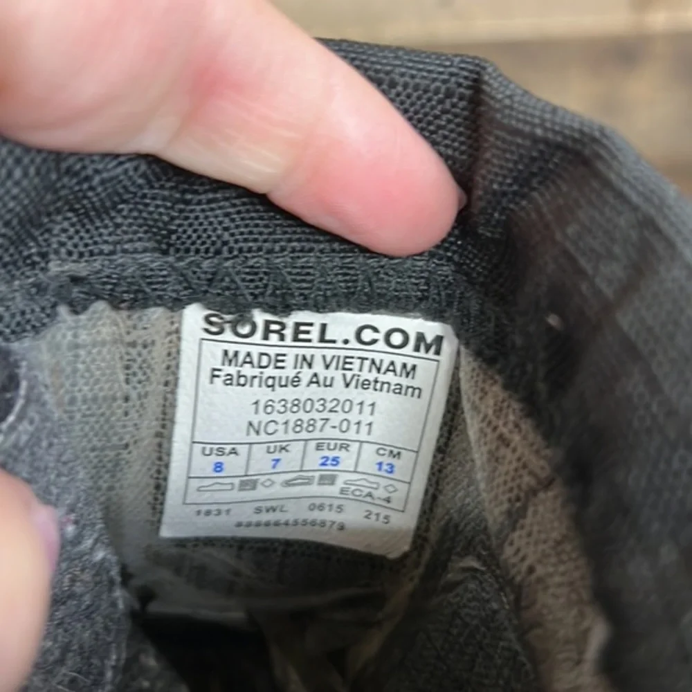 SOREL 'Super Trooper' Waterproof Kids Boots‎ Black/Grey $85 Boy's Size 8